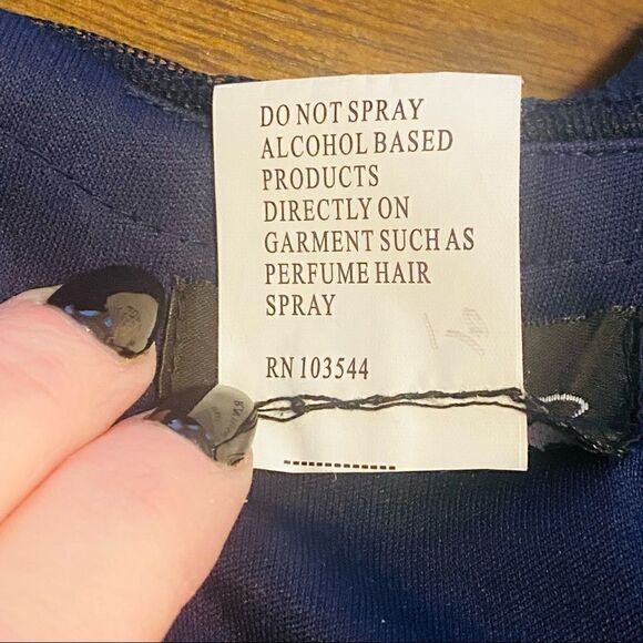 La Femme Off-the-Shoulder Ruched Lace Gown NWOT - Picture 11 of 15